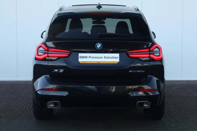 BMW X3 (2022) thumbnail 16