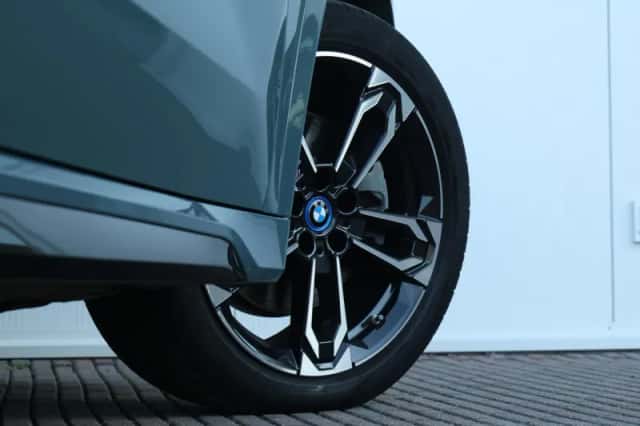 BMW X1 (2023) thumbnail 4