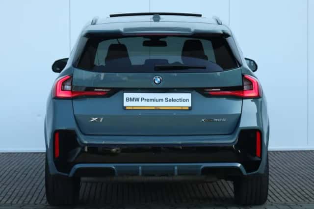 BMW X1 (2023) thumbnail 8