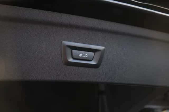 BMW iX (2026) thumbnail 19