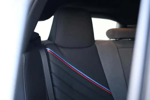 BMW iX (2026) thumbnail 23