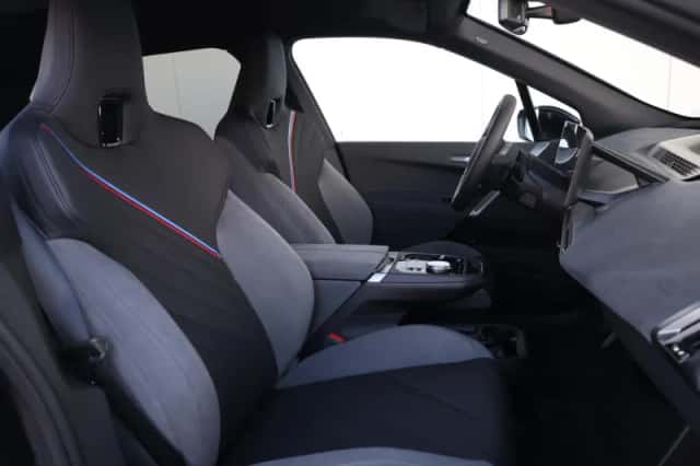 BMW iX (2026) thumbnail 25