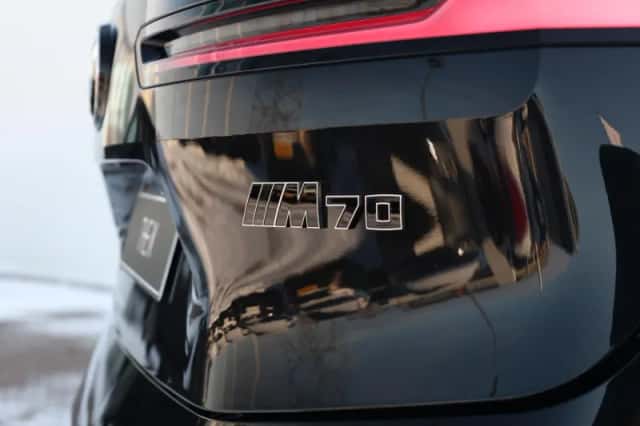 BMW iX (2026) thumbnail 5