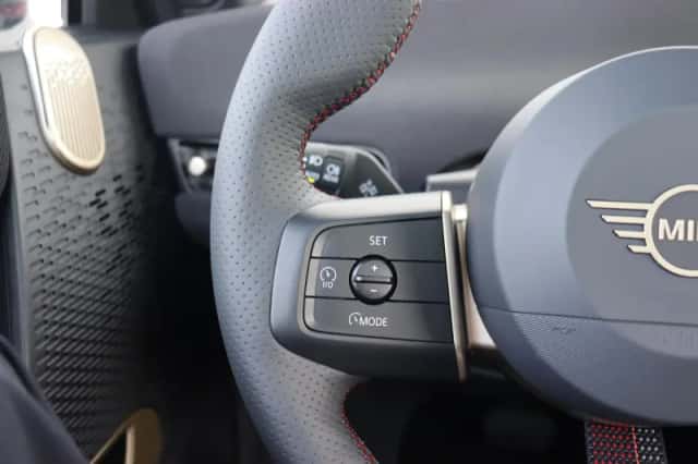MINI Cooper (2026) thumbnail 12