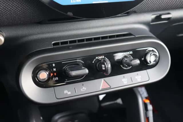 MINI Cooper (2026) thumbnail 15