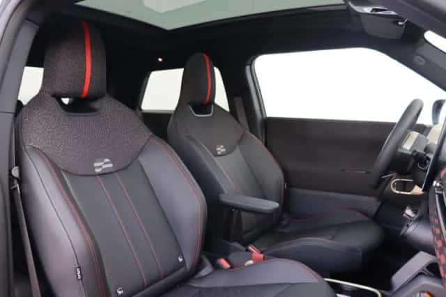 MINI Cooper (2026) thumbnail 7
