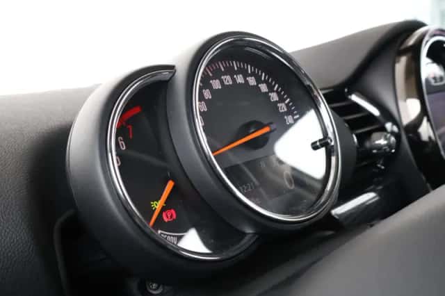 MINI Clubman (2022) thumbnail 25