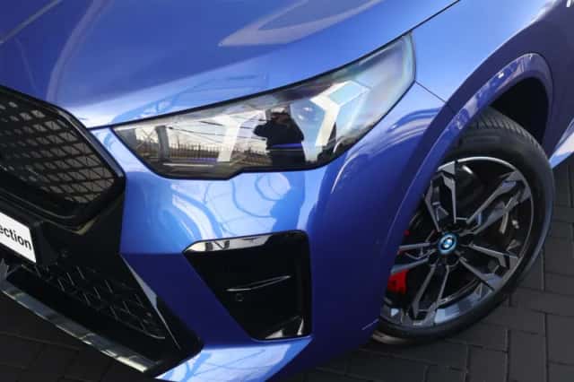 BMW iX2 (2025) thumbnail 2