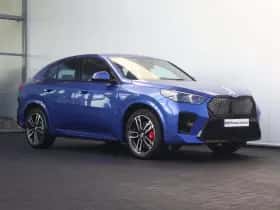 BMW iX2 (2025) thumbnail 11