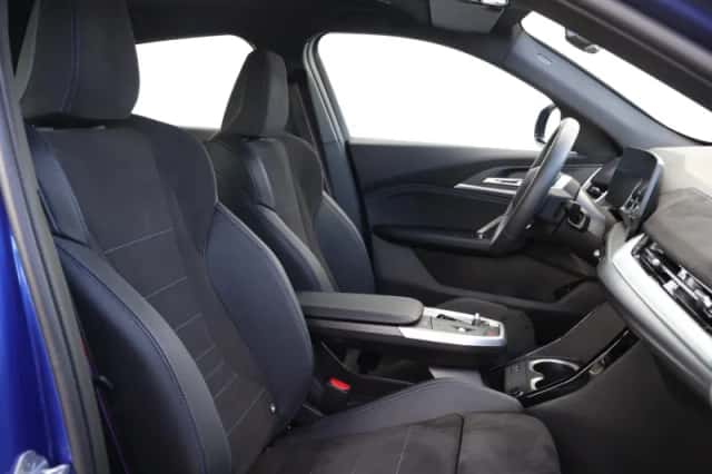 BMW iX2 (2025) thumbnail 13