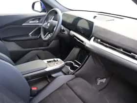 BMW iX2 (2025) thumbnail 18