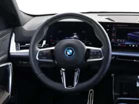 BMW iX2 (2025) thumbnail 25