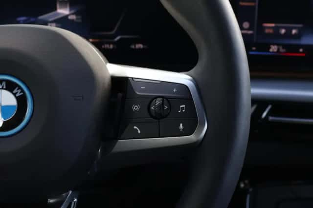 BMW iX2 (2025) thumbnail 27