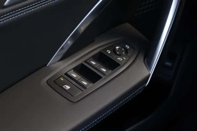 BMW iX2 (2025) thumbnail 28
