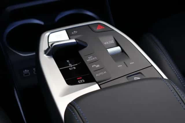 BMW iX2 (2025) thumbnail 29