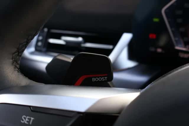 BMW iX2 (2025) thumbnail 30