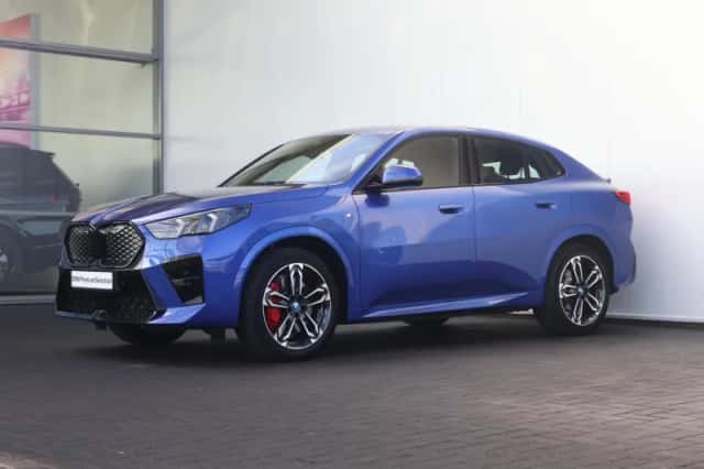 BMW iX2 (2025) thumbnail 7