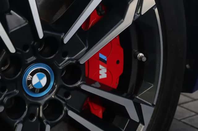 BMW iX2 (2025) thumbnail 10