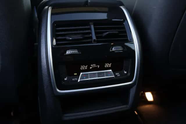 BMW X5 (2022) thumbnail 68