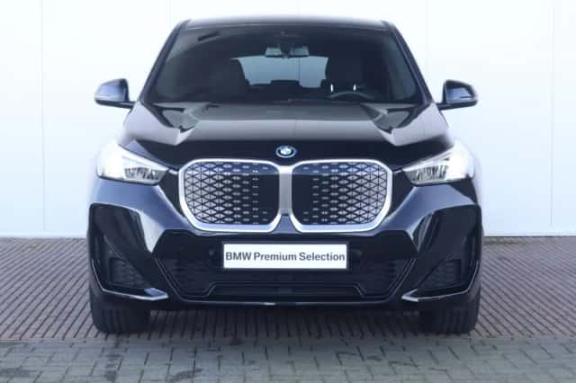 BMW iX1 (2025) thumbnail 2