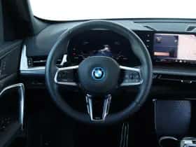 BMW iX1 (2025) thumbnail 12