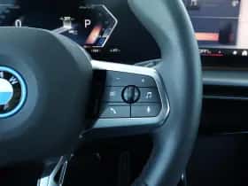 BMW iX1 (2025) thumbnail 18