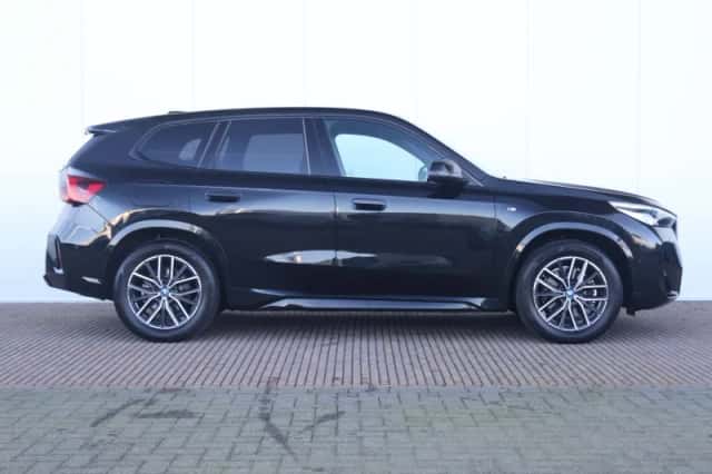 BMW iX1 (2025) thumbnail 3