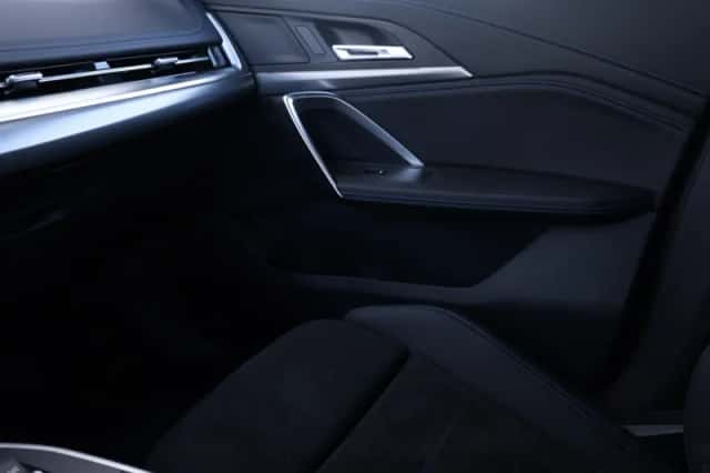 BMW iX1 (2025) thumbnail 22