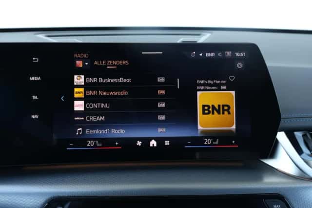 BMW iX1 (2025) thumbnail 24