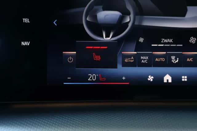 BMW iX1 (2025) thumbnail 28