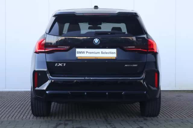 BMW iX1 (2025) thumbnail 6