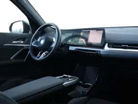 BMW iX1 (2025) thumbnail 8