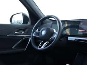 BMW iX1 (2025) thumbnail 9