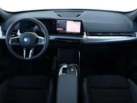 BMW iX1 (2025) thumbnail 10