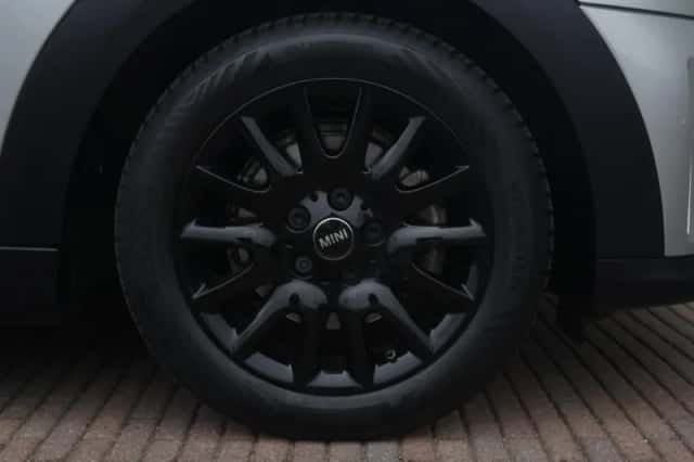 MINI 5-Deurs (2023) thumbnail 6