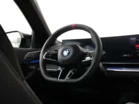 BMW i5 (2026) thumbnail 12