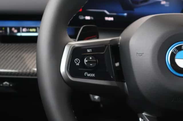BMW i5 (2026) thumbnail 16