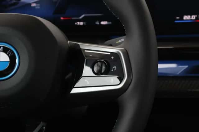 BMW i5 (2026) thumbnail 17