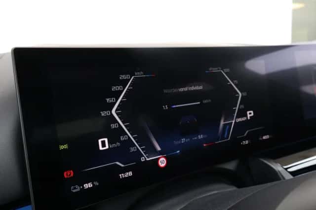 BMW i5 (2026) thumbnail 21