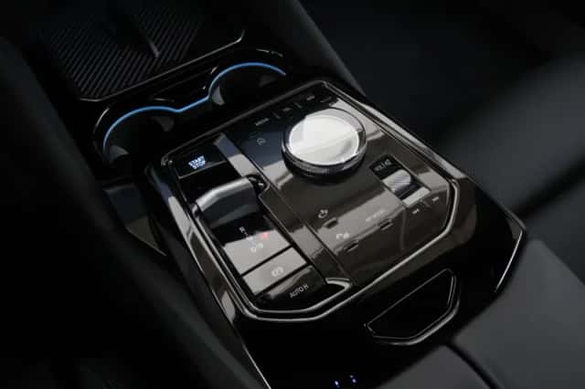 BMW i5 (2026) thumbnail 22