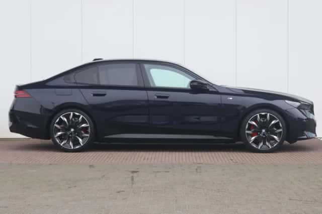 BMW i5 (2026) thumbnail 4