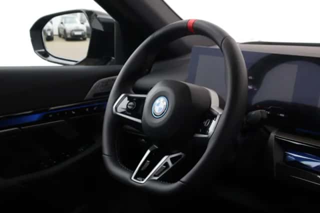 BMW i5 (2026) thumbnail 10