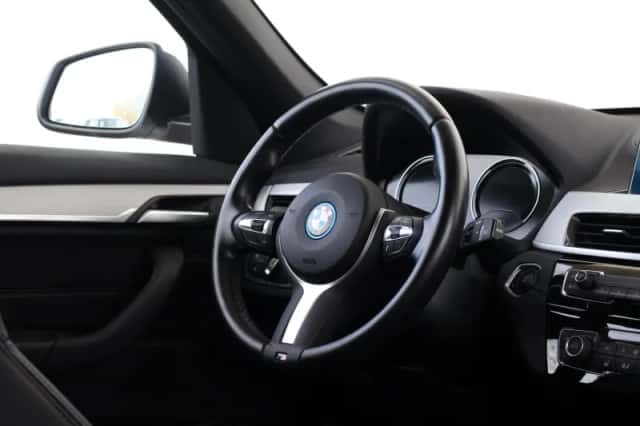 BMW X1 (2022) thumbnail 11