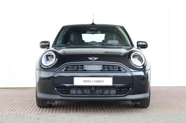 MINI Cabrio (2026) thumbnail 2