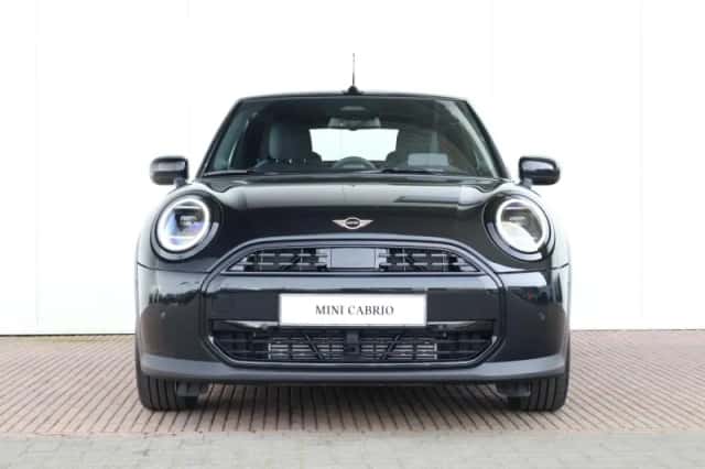 MINI Cabrio (2026) thumbnail 2