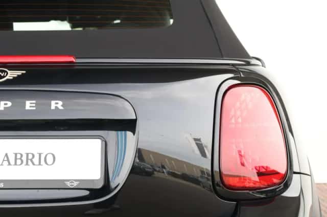 MINI Cabrio (2026) thumbnail 11