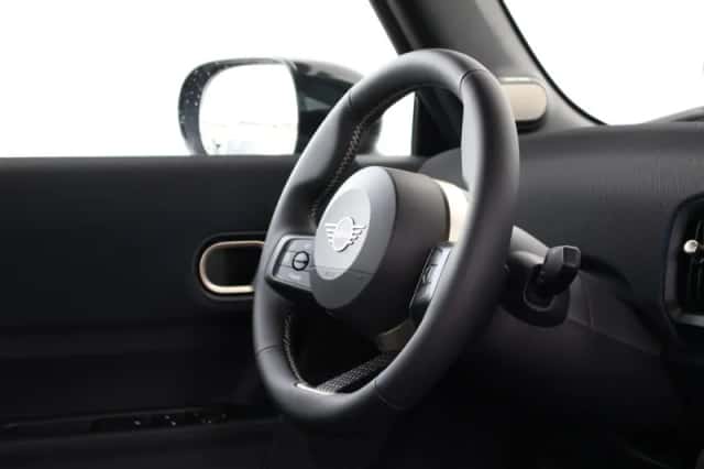 MINI Cabrio (2026) thumbnail 13