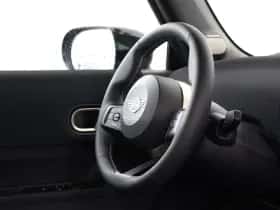 MINI Cabrio (2026) thumbnail 13