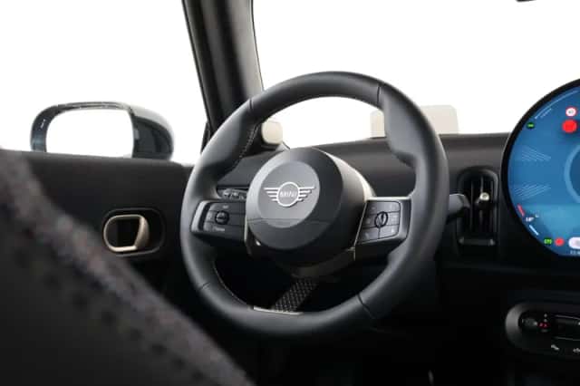MINI Cabrio (2026) thumbnail 15