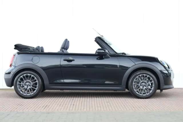 MINI Cabrio (2026) thumbnail 7